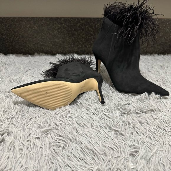 Michael Kors Whitby Feather Trim Shade Ankle Boot. New - Picture 3 of 7